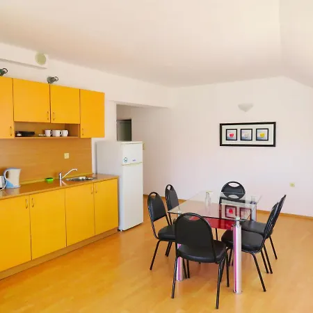 съни хаус - Sunny House