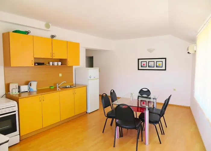 съни хаус - Sunny House