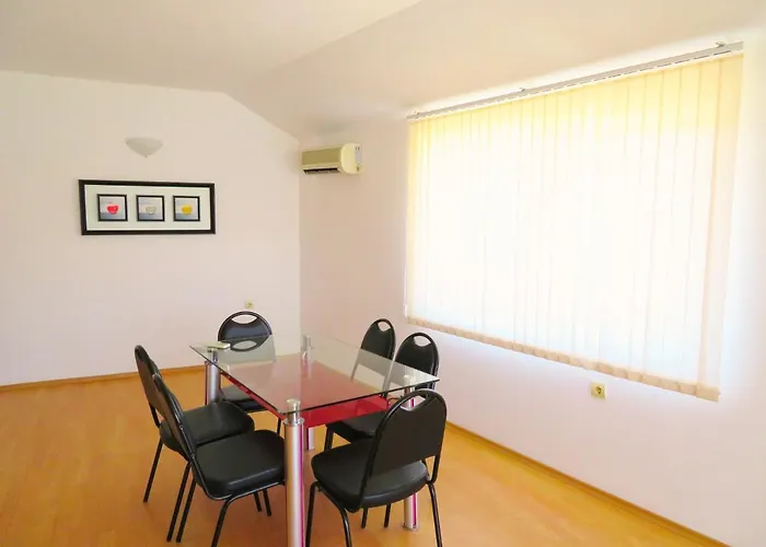 съни хаус - Sunny House Bjala