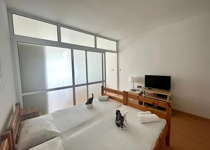 съни хаус - Sunny House Apartmán