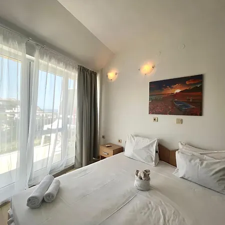 съни хаус - Sunny House Beala